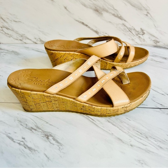 3/$60 Sketchers Beverlee Peace Seeker Luxe Foam Leather Wedge Sandals SZ 9.5 - Picture 1 of 4